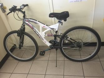 HYPER 26 WOMENS GIRLS VISION BIKE for Sale in Naples FL OfferUp