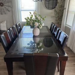 Dining Table with 8 chairs 