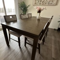 New 6-Seater Dining Table – Barely Used (5–6 Months Old)