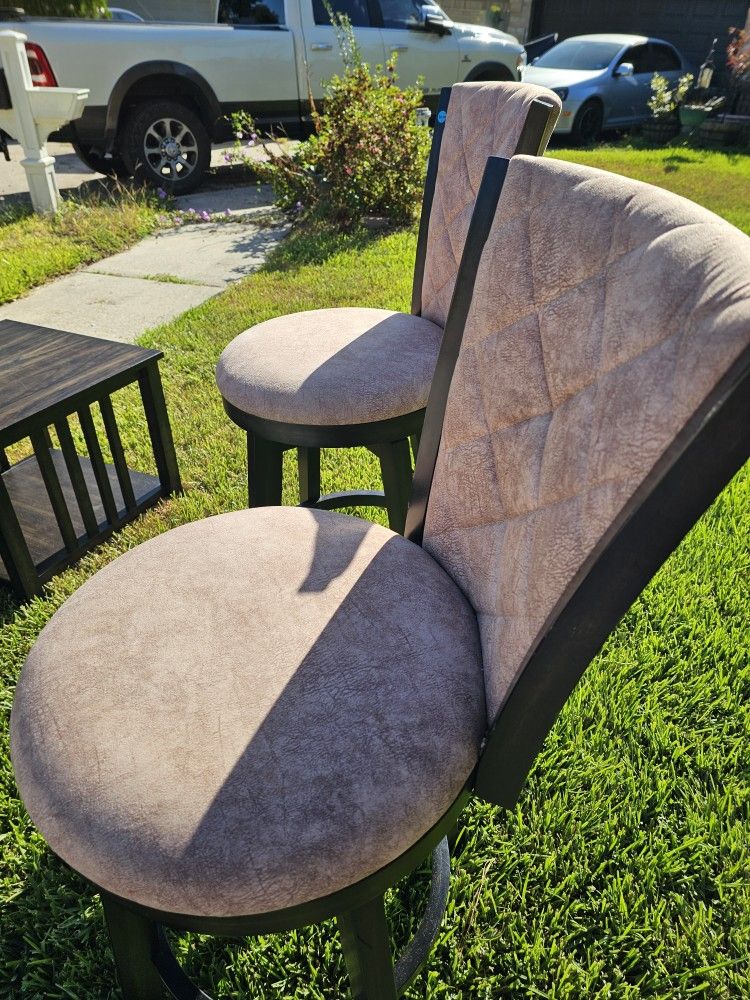 2 Bar Stools