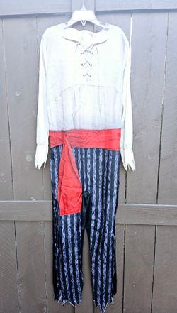 Pirate Halloween Costume boy size medium