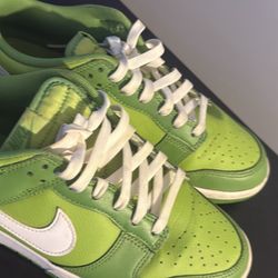 NIKE DUNK LOWS (GREEN)
