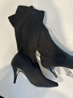 Size 7 Women’s  Boot With Heel 