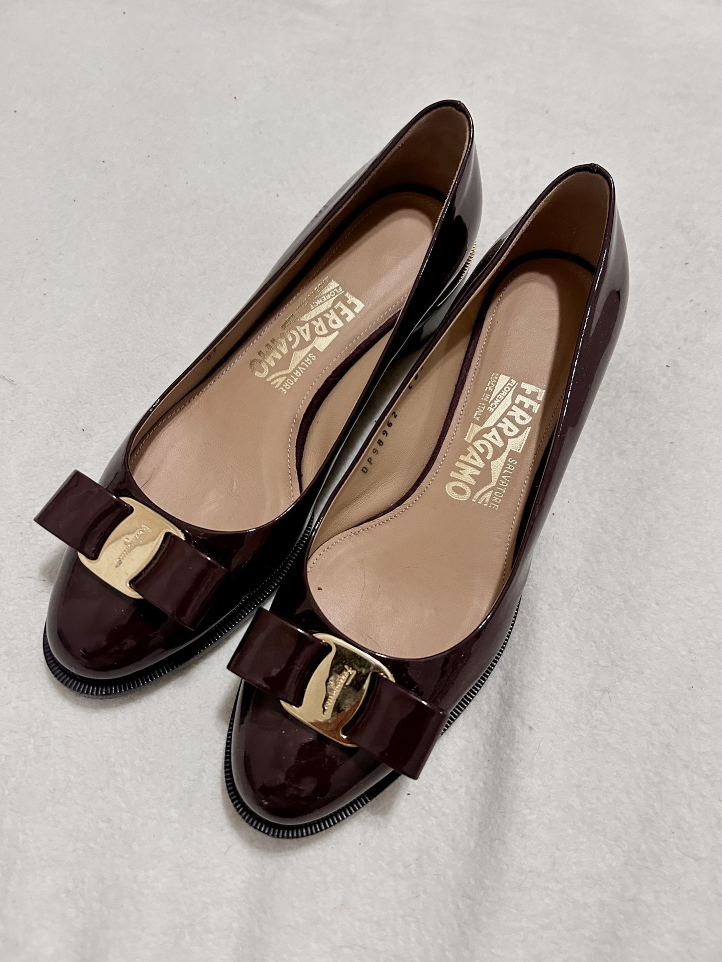 Salvatorre Ferragamo Vara Bow Pumps