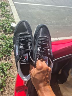 10.5 Black & White Reebok Classics