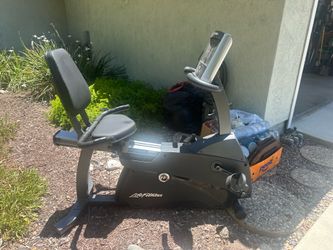 Life Fitness R1 Recumbent Exercise Bike – Commercial Quality