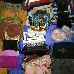 Lot Beautiful Handbag, Differents Brands and Prices. Dooney Bourke, pCoach and more...prices from $ 10 up to $50