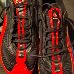 brooks running shoes new