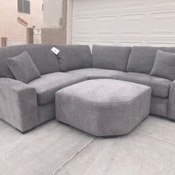 New Set Sectional With Ottoman By Ashley 