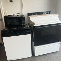 Stove, Microwave, Dishwasher And Range 
