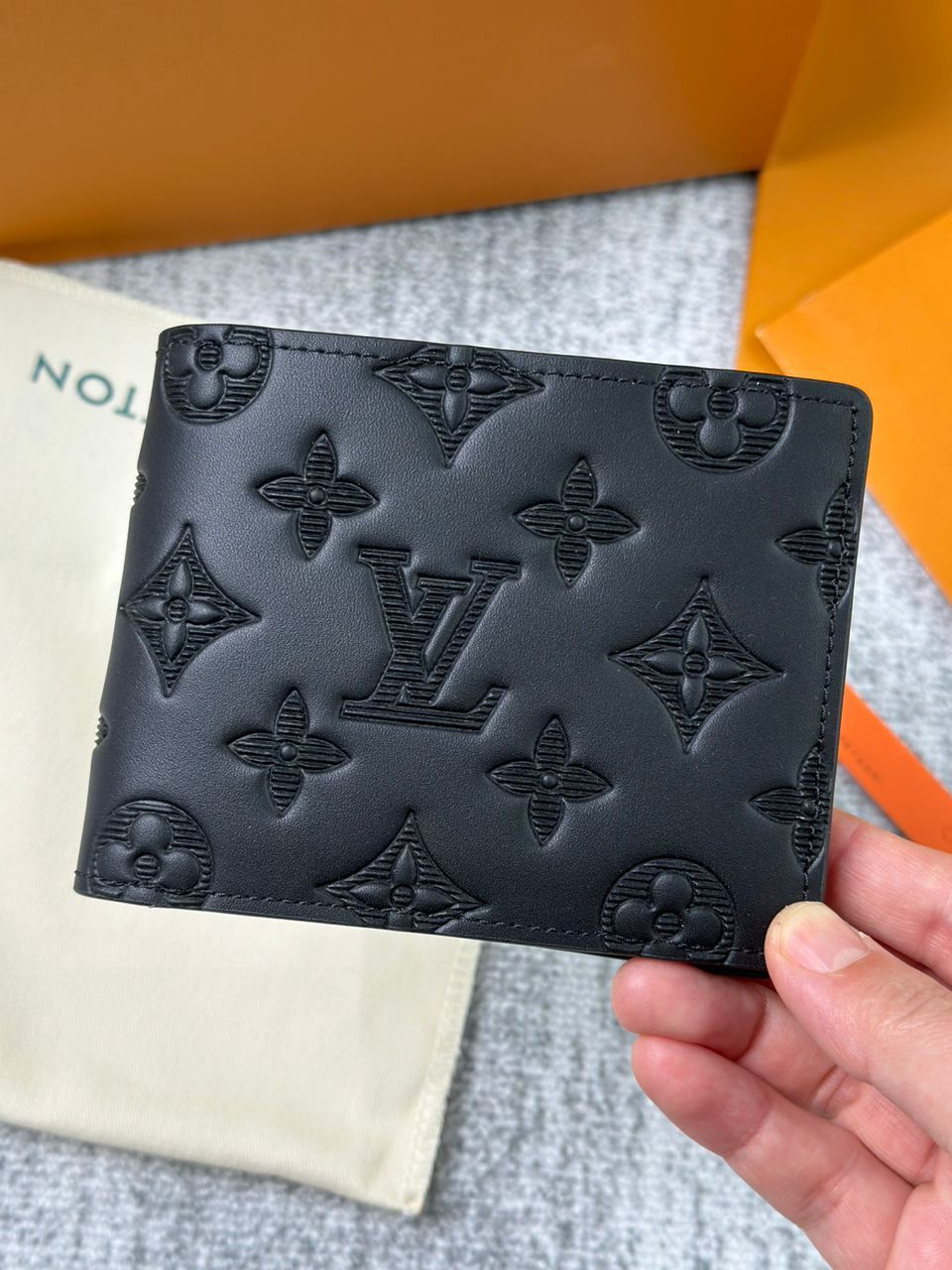 LV Men’s Wallet 