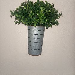Galvanized metal wall plant decor