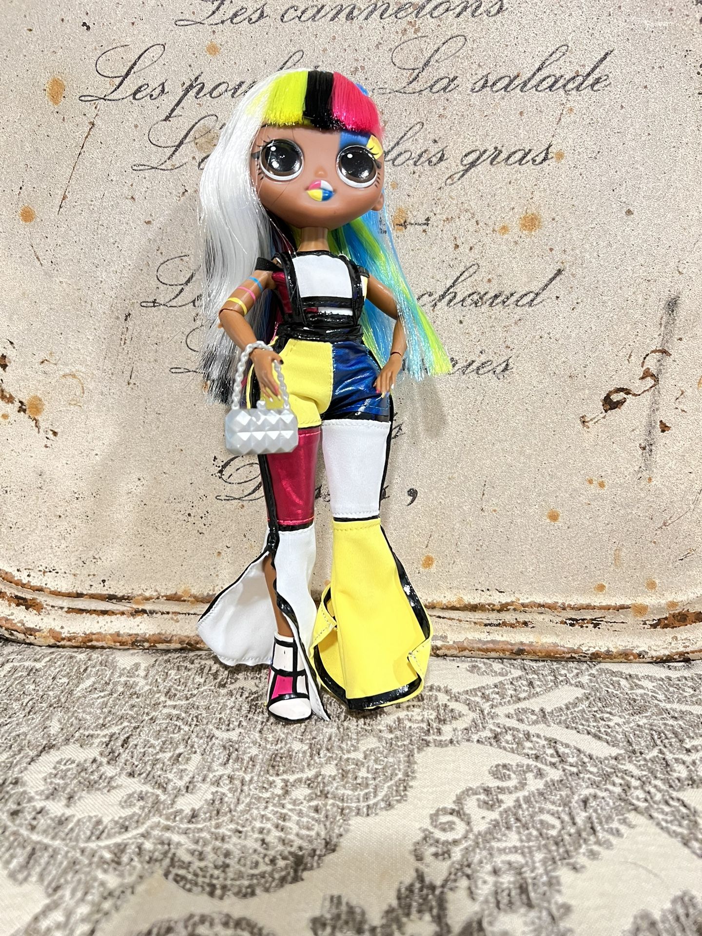 LOL Surprise! OMG 9.5" Doll Glows