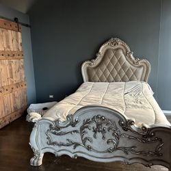 Queen Dresden Panel Bed