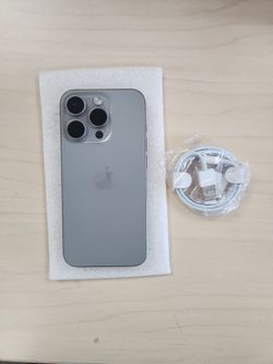 Iphone 15 pro 256gb  unlock any sim