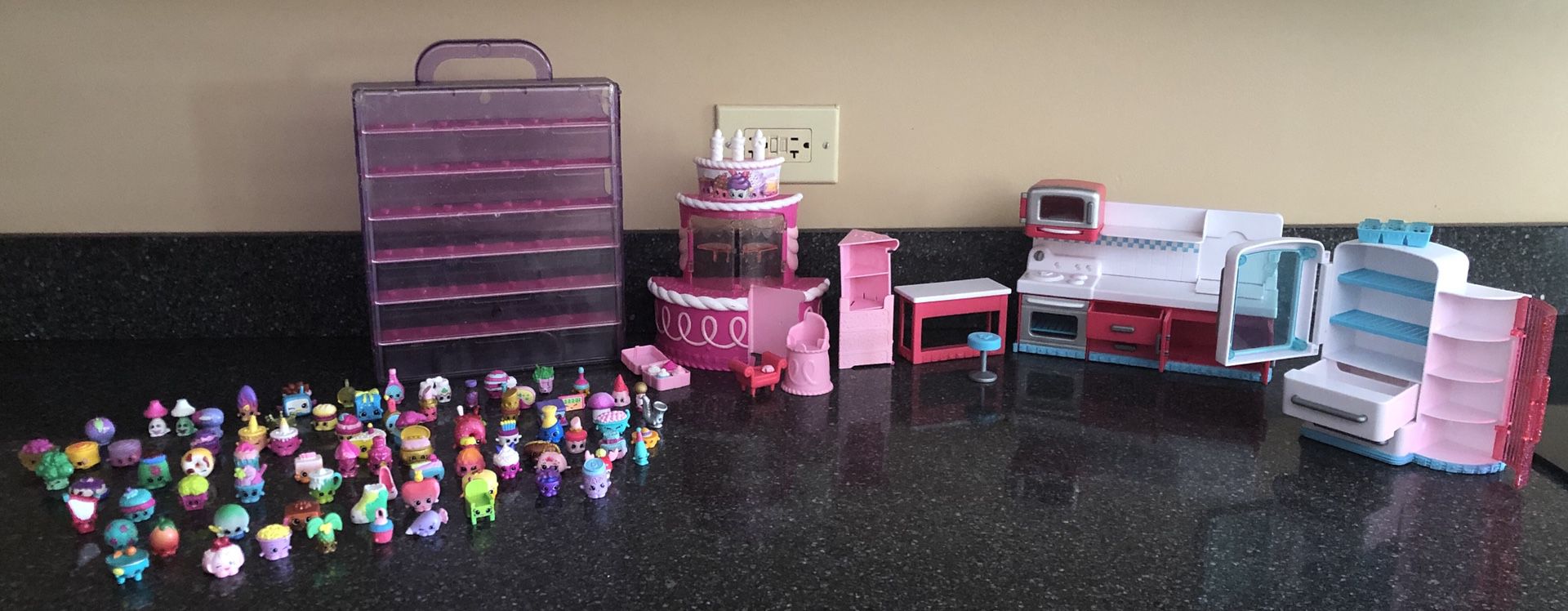 91 Shopkins, play sets and accessories