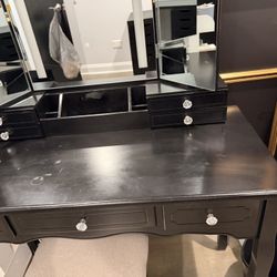 Black Vanity W Chair