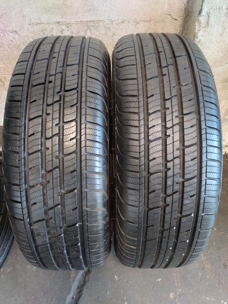 195 65 15 Tires Like Brand New Condition $90 For Both With Free Mount Balance And Installation Included