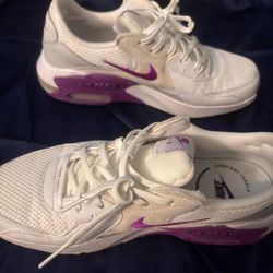 Nike Air Max Excee white/Purple Low Top Lace-Up Athletic Sneakers