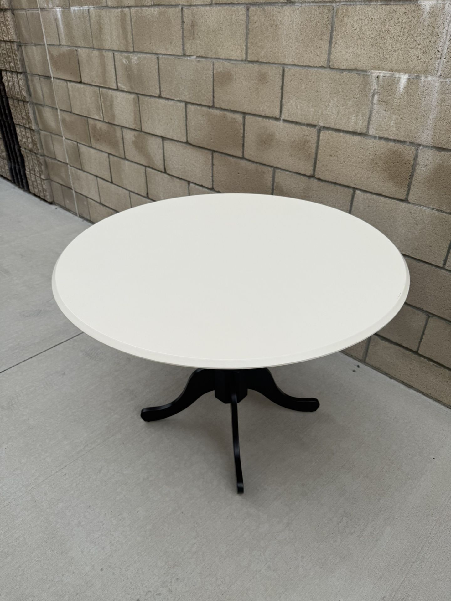 East West Furniture Dining Table - Round Kitchen Table Top w/Pedestal Base, Multi-Color
