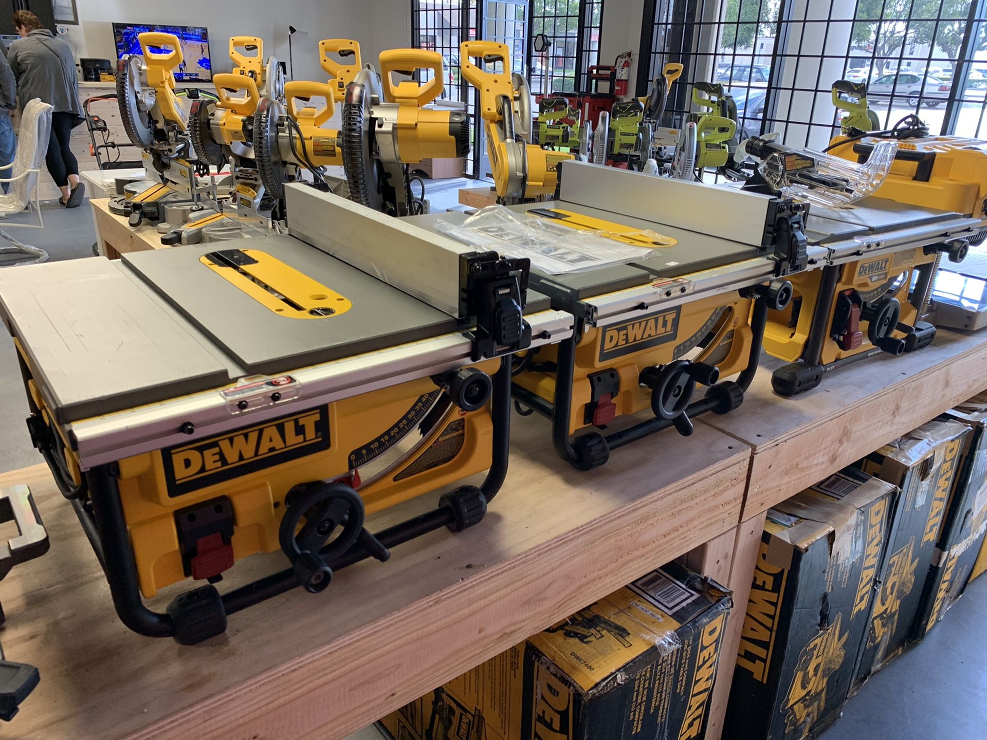 Dewalt 10” table saw and cordless 60V flex table saw