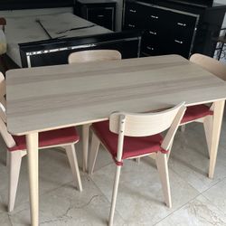 Kitchen/Dining Room Table Set