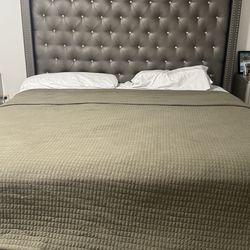 King bedroom set- Must Pick Up ASAP