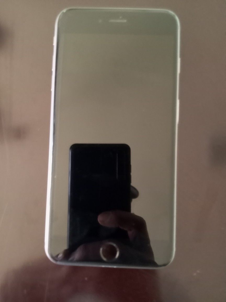 iPHONE 7 Plus +  White Like NEW Clean Unlocked