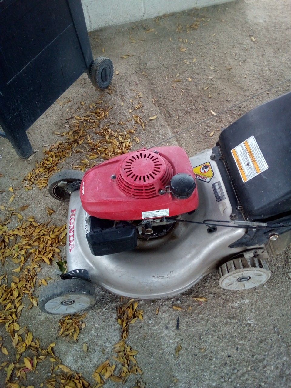 Honda quadra cut system lawn mower for Sale in Bakersfield, CA OfferUp