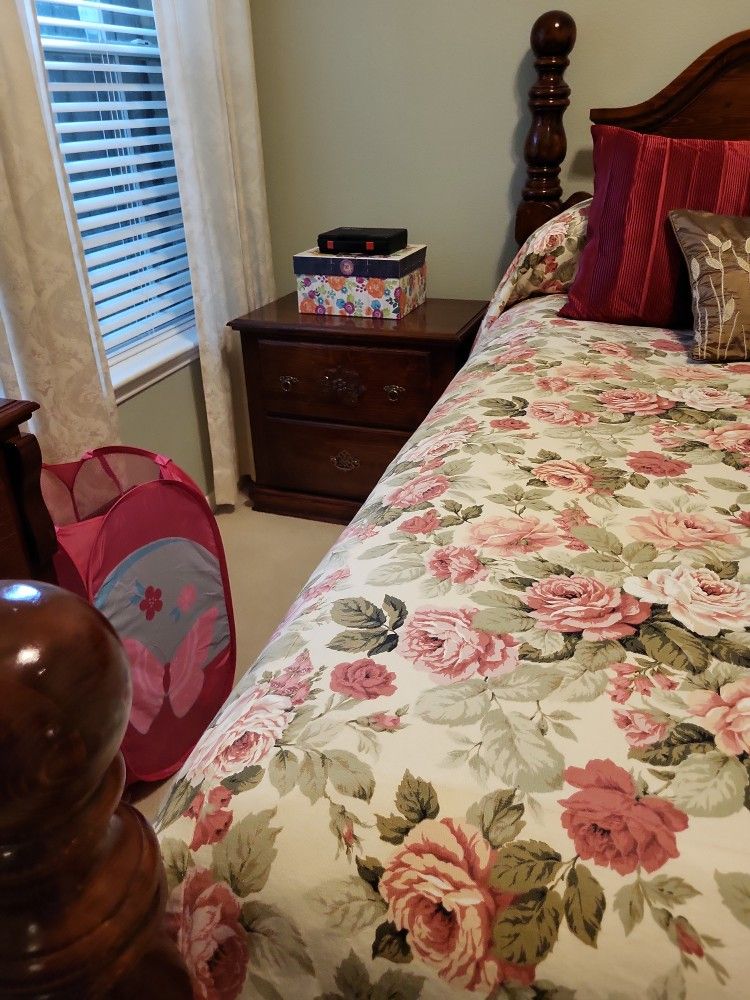 Queen bedroom suite. Included: Dresser, Queen Bed, 2 bedside tables.