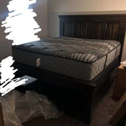 Full Bed Frame With dresser &Night stand 