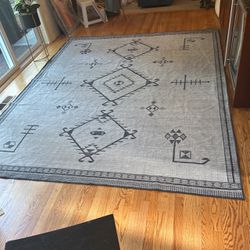 Ruggable Rug Approximately 8x10