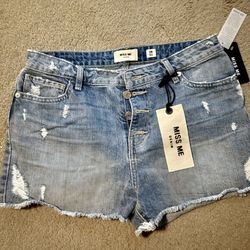 Brand New Miss Me Shorts, Size 28