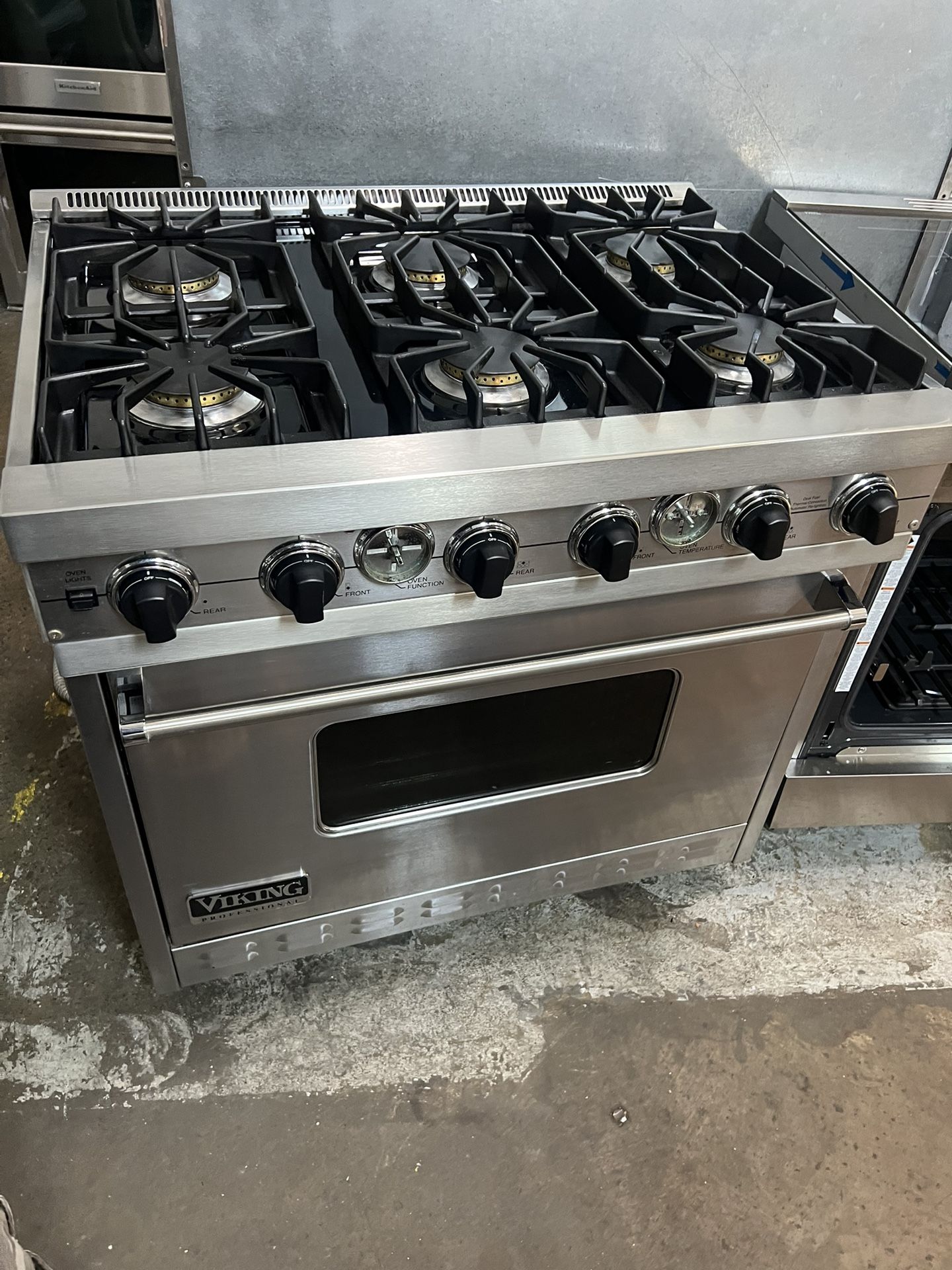 Viking 36” Gas Range Stainless Steel 2yr