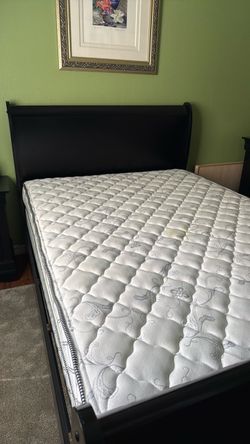Full size bed