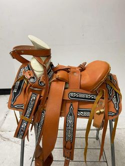 Montura charra bordada