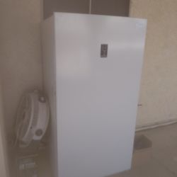 I'm selling this freezer in very good condition.