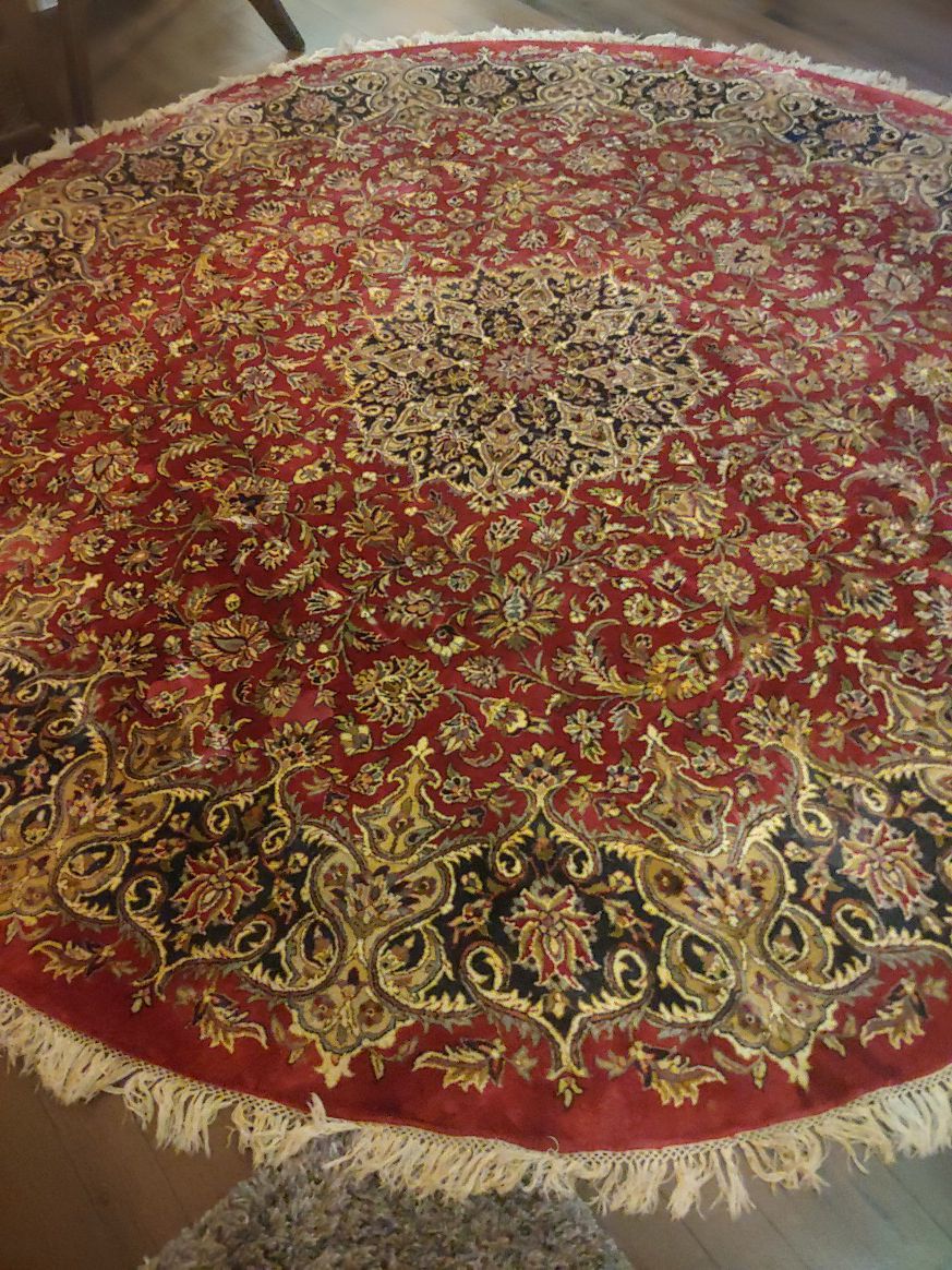Round Persian rug 8×8