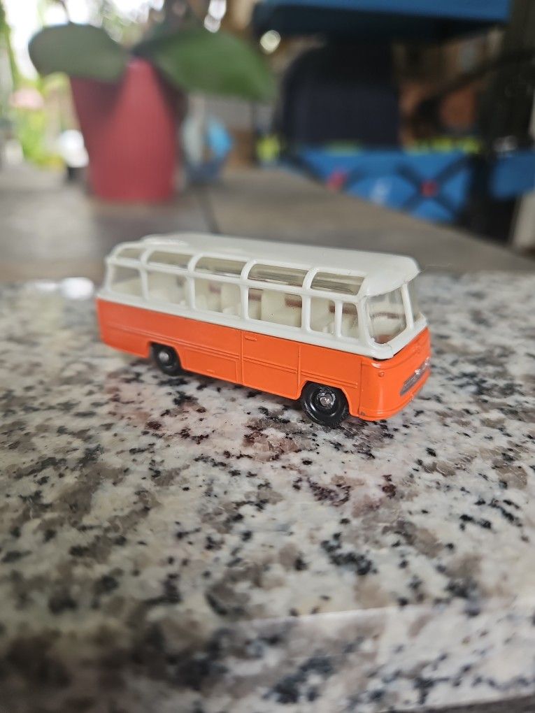 Matchbox Mercedes Coach 