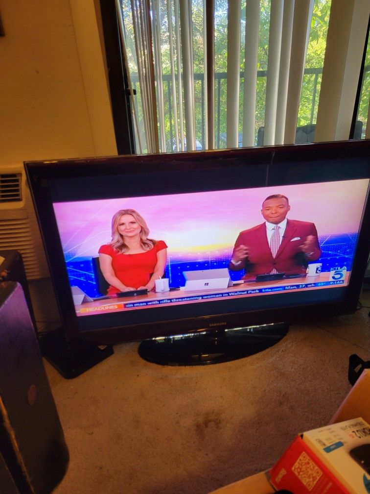 Samsung 46 Inch LCD Television