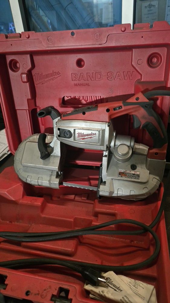 Band Saw Milwaukee