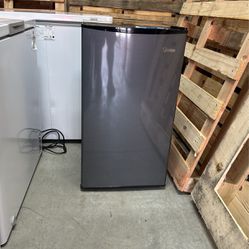 Midea 3.3 cu ft Compact Refrigerator 