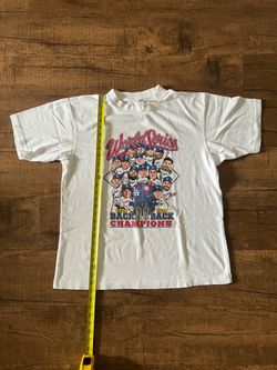 Los Angeles Dodgers Back 2 Back WS Champions Shirt Size Medium