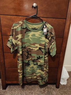 New Large Army T-Shirt $15