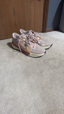 Nike Giannis Size 12