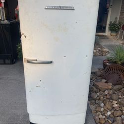 Antique General Electric Refrigerator Freezer Combo W/Temp Control 
