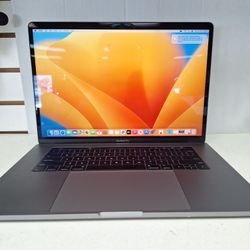 Macbook Pro Touch Core i7 15" 136 Cycle Count