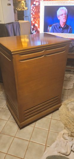 LESLIE  SPEAKER CABINET  MODEL 47 (147)