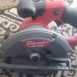 Milwaukee Circular Saw M12 5 3/8 (TOOL ONLY)