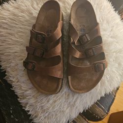 New Birkenstock sz41 Yes available 